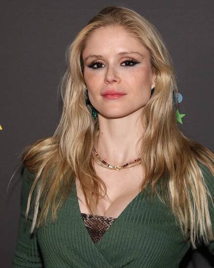 Erin Moriarty – Forehead, Nose, Cheek, Skin, Lip, Chin, E…