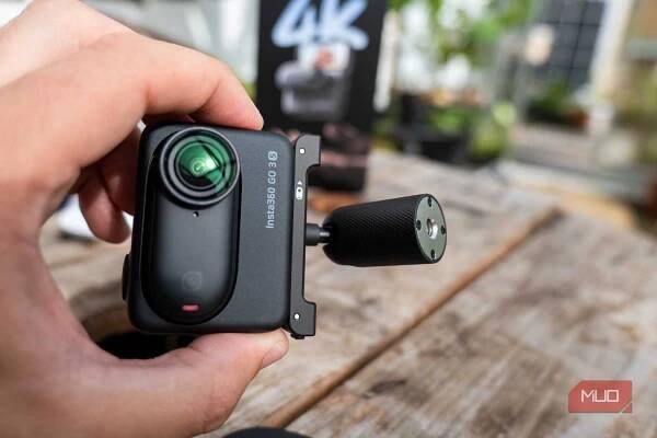 insta360 go 3s review- pivot mount trip adaptor