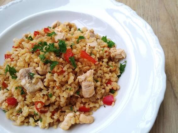 Bulgur se zeleninou a masem