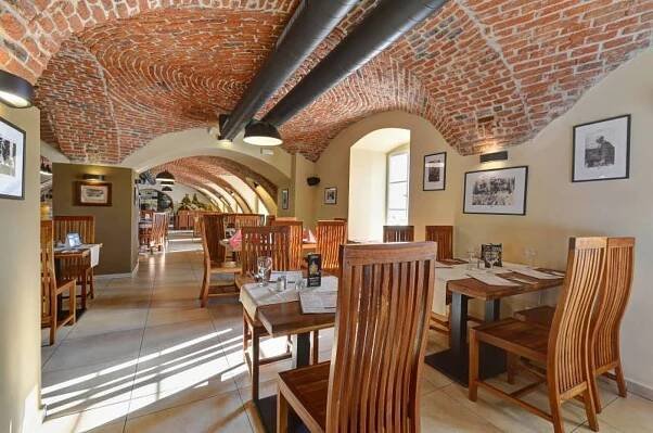 U tří statkářů | česká restaurace | Dobříš - Domů