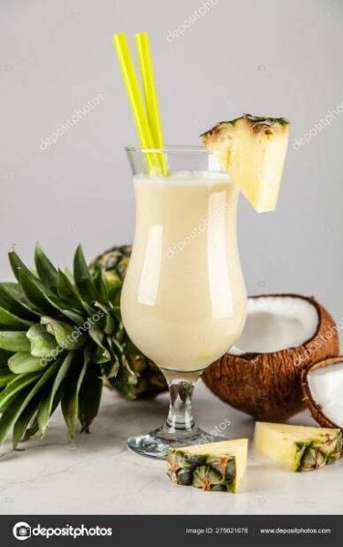 Pina colada koktejl