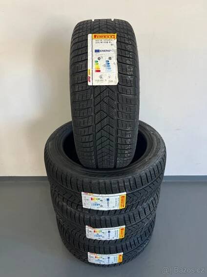Zimní pneumatiky 235/45/18, Pirelli, DOT2824 - Praha 9
