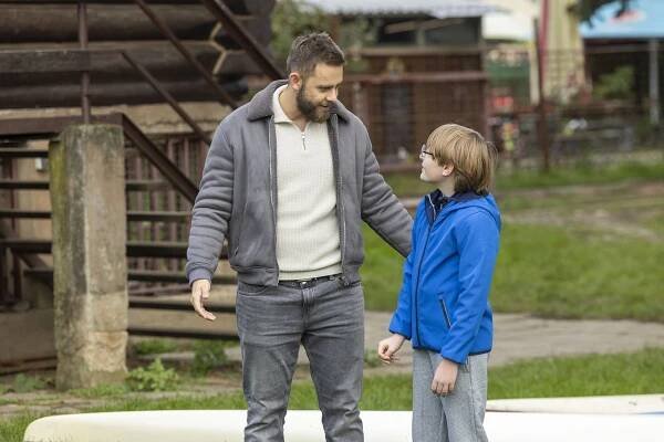Jedna rodina - Tma - Z filmu - Vincent Navrátil, Oliver Vyskočil