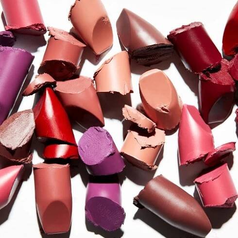 Velvet Touch Lipstick Matt Edition rtěnka - 010 Matt Smoothie 4g