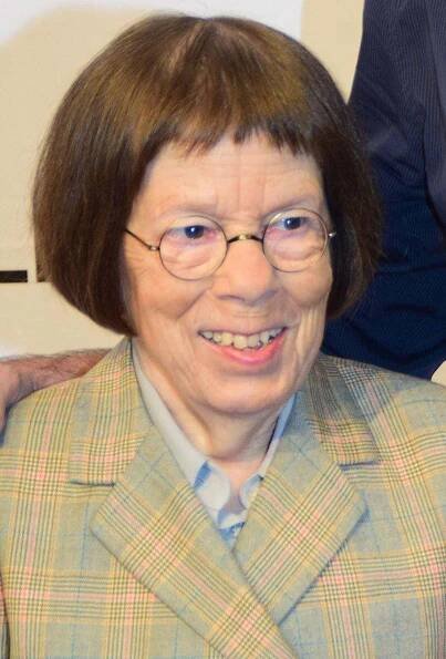 Linda Hunt | Novinky, zajímavosti a tipy ze světa seriálů a filmů | Edna.cz