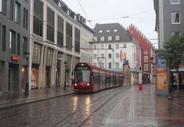 Freiburg – Straßenbahnen und Busse in Krefeld
