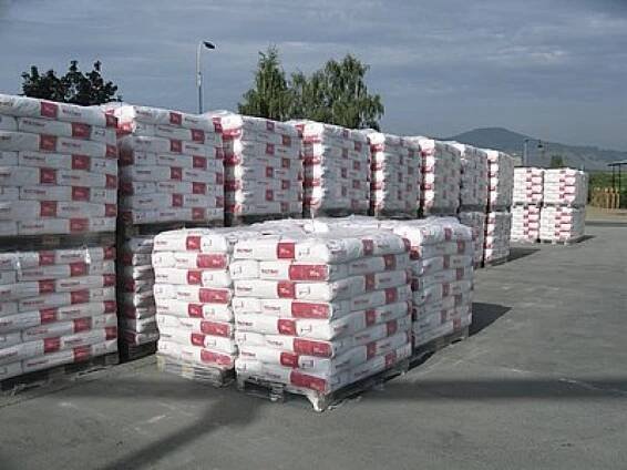 Maltovinové pojivo MULTIBAT PLUS | Stavebnictvi3000.cz