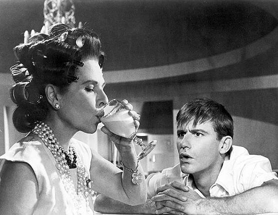 Prokristapána - Z filmu - Ruth Gordon, Roddy McDowall