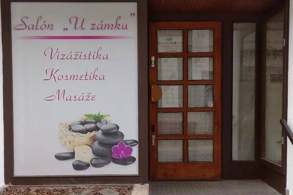Salón u zámku foto 1