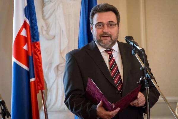 Peter Náhlik poslancom Smeru už nebude, uvoľní miesto Federičovi