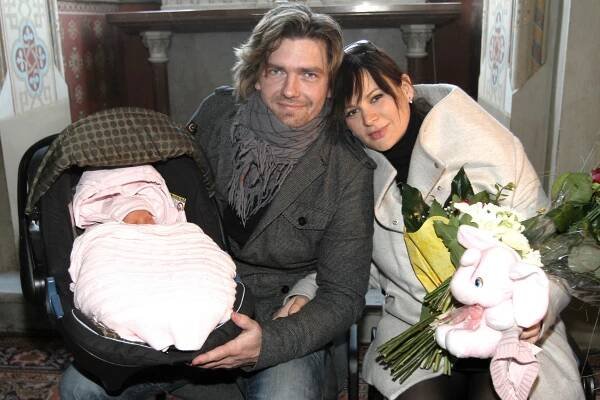 Fotografie! Čadek si odváží Jitku i malou Elenku domů!