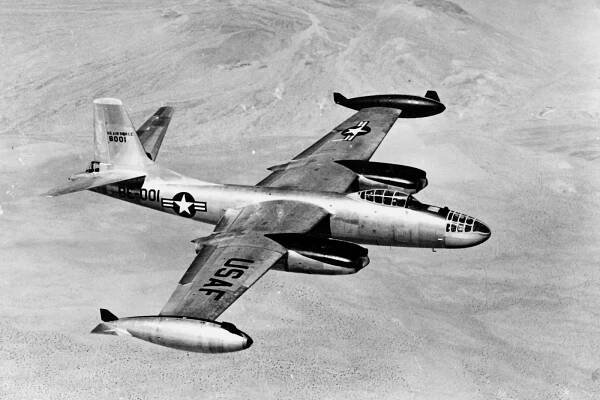 Gallery: Military Aircraft: Bombers: Historic - Aircraft InFormation.info