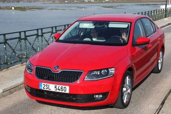 Technická data a údaje Skoda Octavia 2.0 TDI 184hp RS - Autonoto.cz