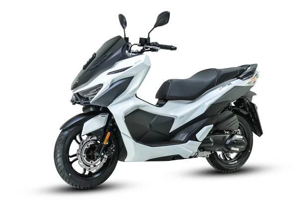 SYM JET X 125i LC CBS EU5 bílá  + KUFR ZDARMA