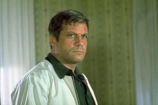 Burnt Offerings - Z filmu - Oliver Reed