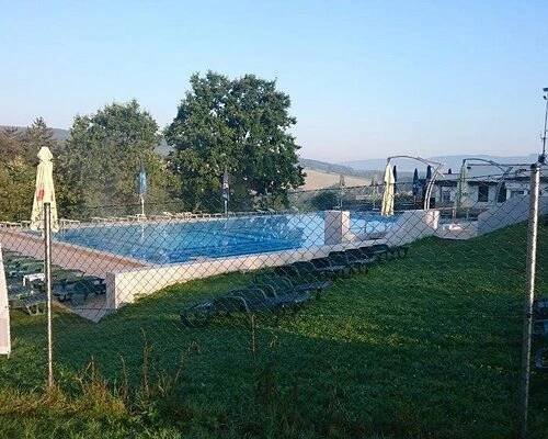 Pool & Beach