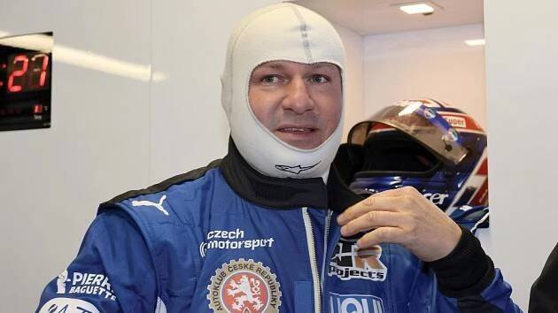 Videodotazník pro Tomáše Engeho: Formule znamenala adrenalin, táta byl proti