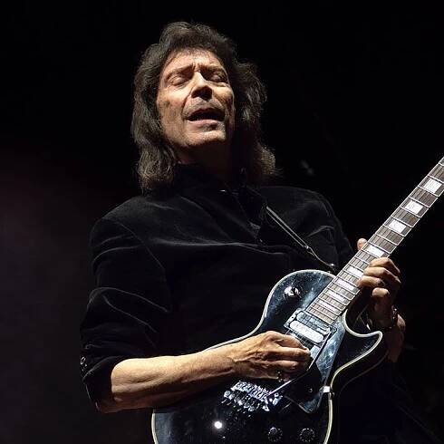 Steve Hackett shares new live clip of Fly On A Windshield with Marillion's Steve Rothery