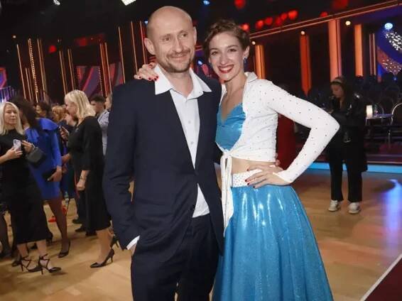 Partnerem herečky Marty Dancingerové byl herec Marek Pospíchal.
