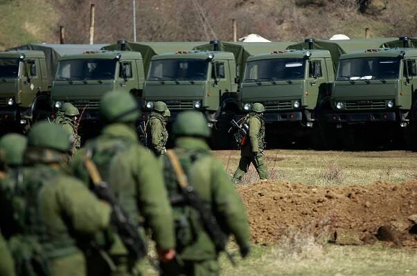 Anexi Krymu předcházel výsadek 9000 ruských vojáků, uvedla Moskva