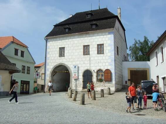 Horní (velká) brána