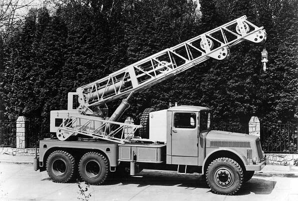 Nejslavnější československý náklaďák? Legendární Tatra 111! Sloužila wehrmachtu, stavbám socialismu, proslavila se ve světě a na Sibiři měla dokonce pomník