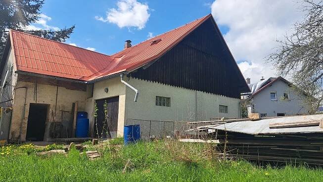 Pěkný rodinný dům s možností stavby dalšího domu v obci Vrchovina u Nové Paky – Rako reality Jičín