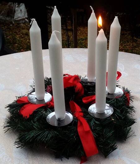Proč měl jihlavský adventní věnec nikoli čtyři, ale šest svíček?