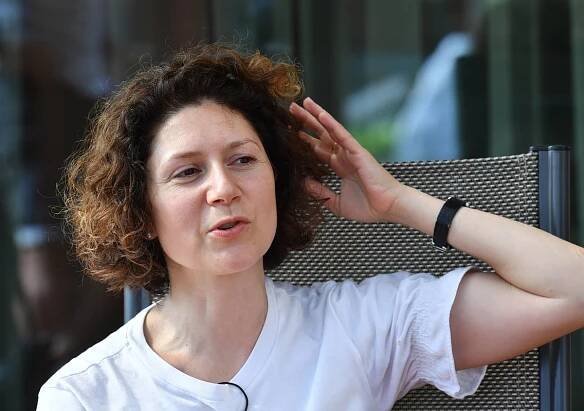 Martha Issová