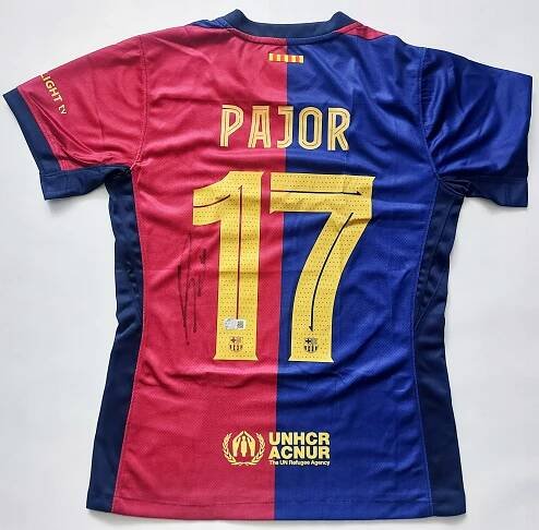EWA PAJOR dres FC Barcelona AUTOGRAM Robert Lewandowski CERTIFIKÁT Místo podpisu Tričko