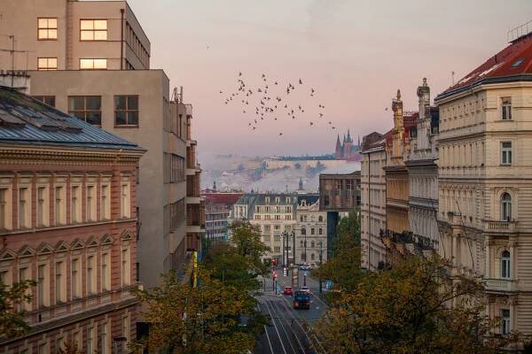 Stěhuji se na Vinohrady. Na místo skrytých, ale zato významných soch a památníků | LP-Life.cz