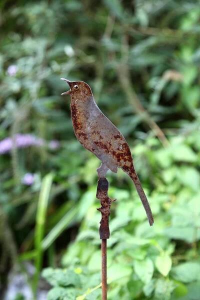 Metal Bird Sculpture (Nightingale)
