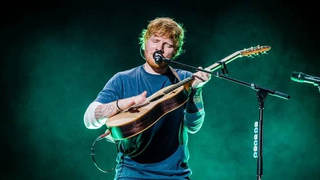 Kdybych prohrál, končím s hudbou, řekl Ed Sheeran. Vítězství u soudu slaví právě vydaným albem