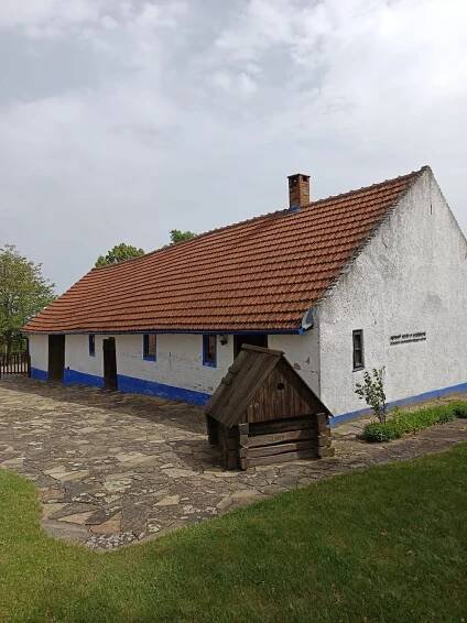 Jigsaw Puzzle | 48 pieces | Skanzen u veterného mlynu v Kuzelove. | Jigidi