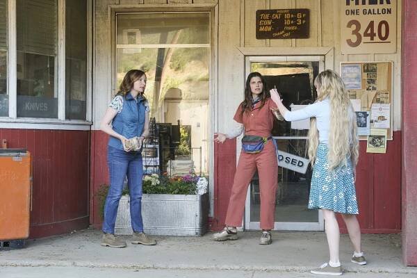 Farma na spadnutí - Tornado Season: Part Two - Z filmu - Lennon Parham, Lake Bell