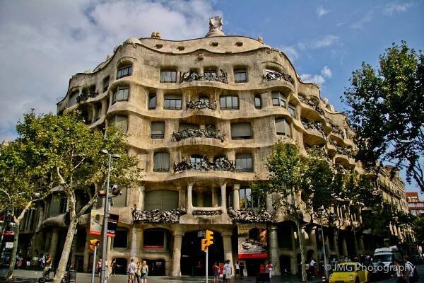 Architecture Guide: 10 Must See Gaudí Buildings in Barcelona