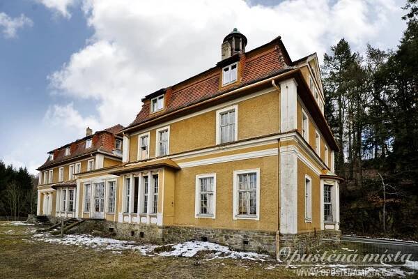 Perlový zámek, (DE) Německo | OpustenaMista.cz