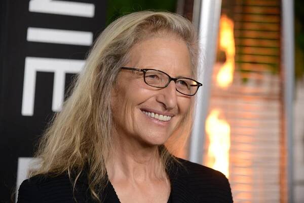 Annie Leibovitz: s Rolling Stones drogovala, Lennona odfotila hodiny pred vraždou