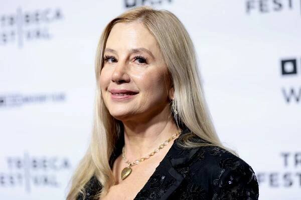 Mira Sorvino to Make Broadway Debut as Roxie Hart in Chicago: 'Literally a Dream Come True'