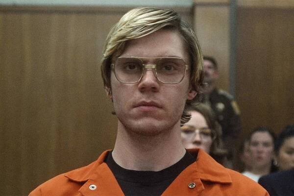 Evan Peters Becomes Infamous Serial Killer Jeffrey Dahmer in First Trailer for Ryan Murphy's Monster
