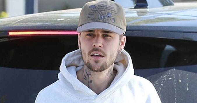 Justin Bieber zveřejnil fotografii se svým synem, kterou zbořil celý internet. Na tohle fanoušci dlouho čekali. Vyrostl jako z vody