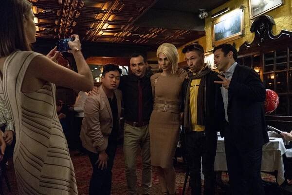 Přátelé z výšky - The Bachelor Party (S02E04) (2019)