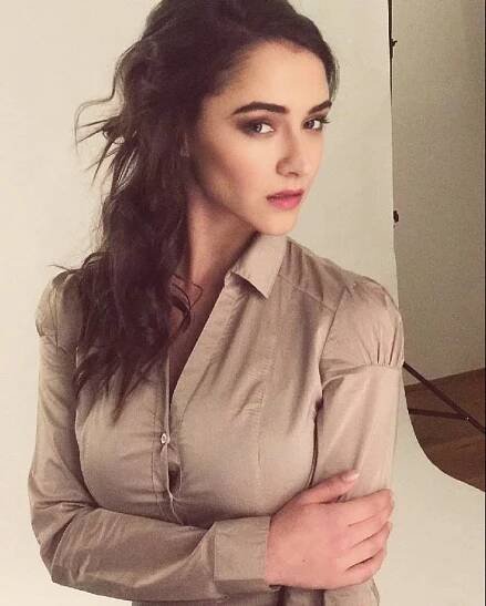 FOTO: Eva Burešová je na syna sama. – stránka 949