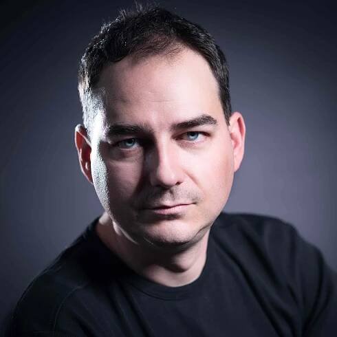 Foglar mi prozradil kouzelnou formuli, jak napsat knížku. Spisovatel Milan Hloušek miluje Bonda a nenávidí domácí násilí