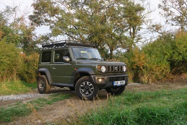 "Poškozuje to naši značku." Suzuki v Německu brání neoficiálnímu dovozu Jimny