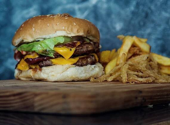 Juicy Cheeseburger