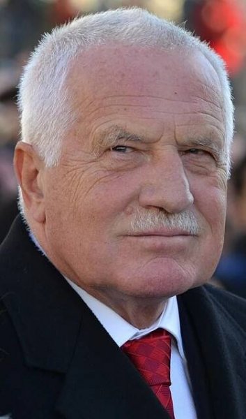 Z paneláku na Hrad. Bývalý prezident Václav Klasu bydlel původně v paneláku na pražském Proseku - Dřevostavitel.cz