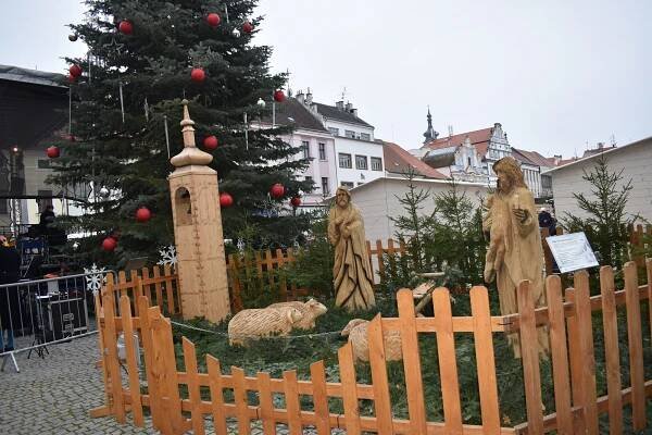 Kluziště, kolotoč, světla a vůně punče. Jak se vám líbí letošní advent v Písku?