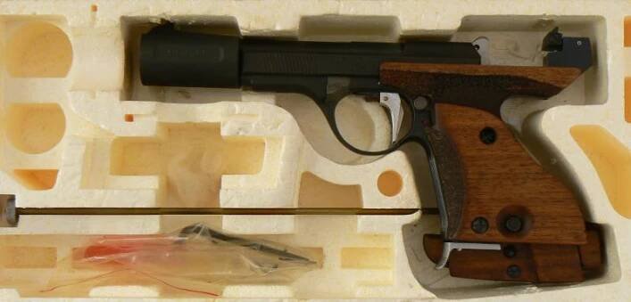 Unique DES 69.22LR - Pistole - Krátké zbraně - Řehák a Řehák - vše pro lov a sport