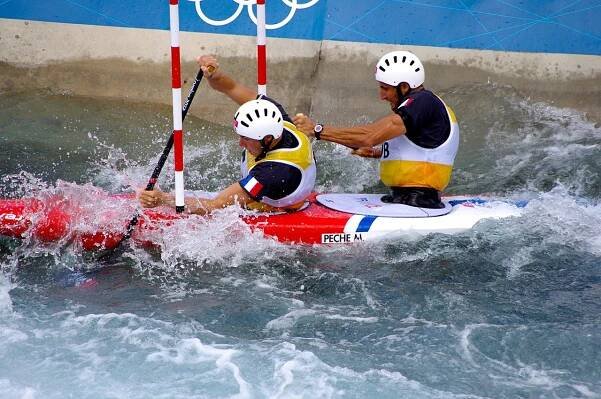 Soubor:Slalom canoeing 2012 Olympics C2 FRA Gauthier Klauss and Matthieu Peche.jpg – Wikipedie